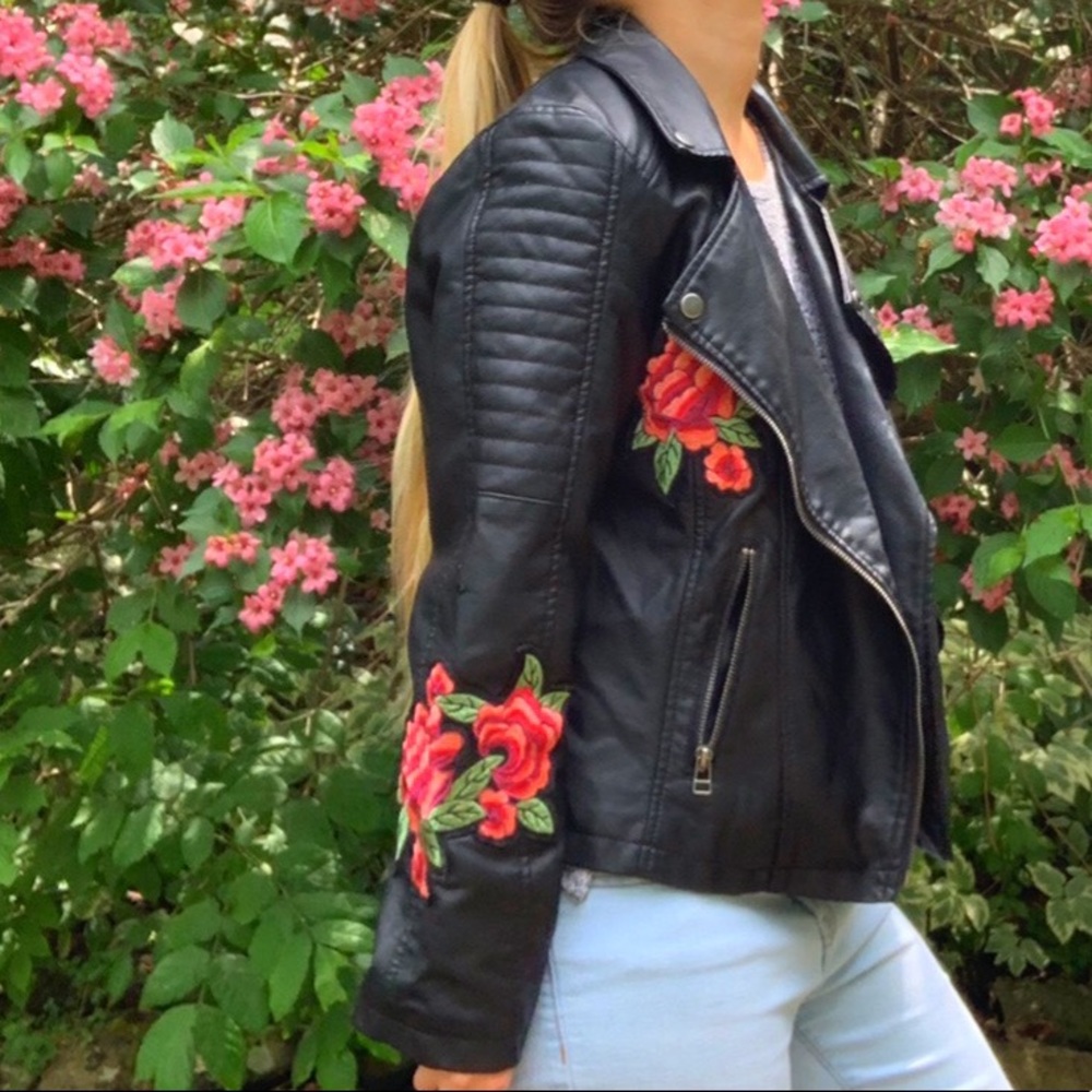 Roses patches pleather jacket MEDIUM